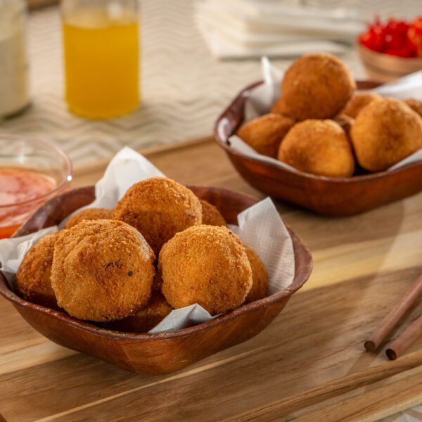 Bolinho de Mandioca com Carne de Sol